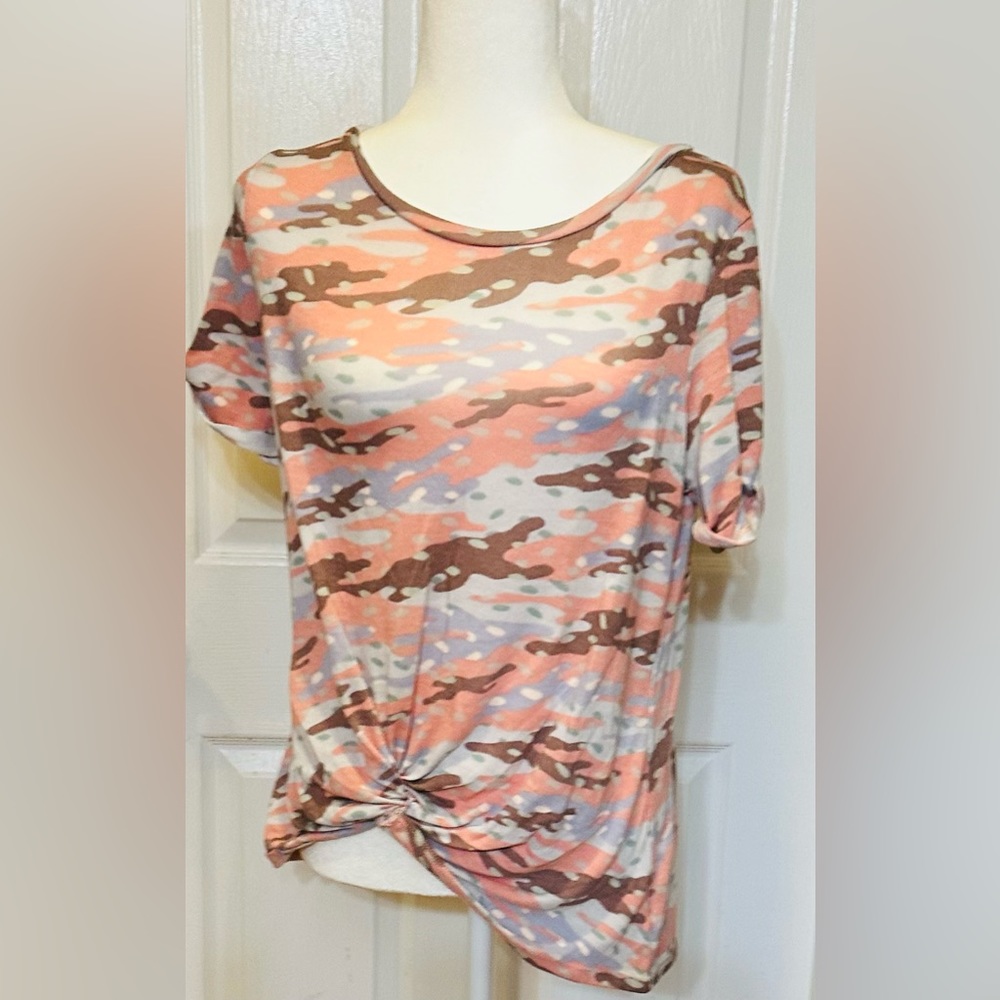Adora top pink brown gray boho camouflage short sleeve Size Medium
